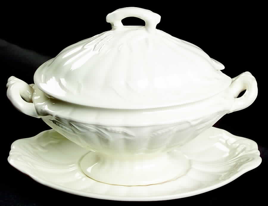 Wheat Sauce Boat & Lid with Underplate by Arthur J Wilkinson-1