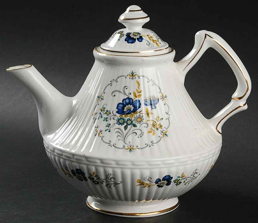 Blue Corn Flower Teapot & Lid by Royal Tara-1