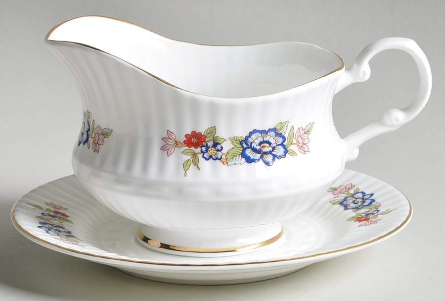 Harmony Gravy Boat & Plate (Soup Saucer) by Royal Tara-1