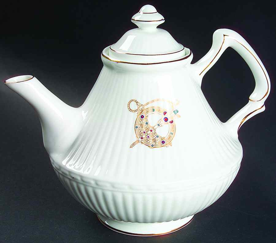 Tara Brooch (Smooth, Ribbed Rim) Teapot & Lid by Royal Tara-1