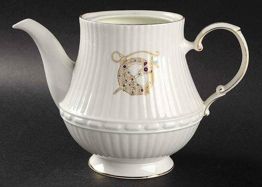 Tara Brooch (Smooth, Ribbed Rim) Teapot No Lid by Royal Tara-1