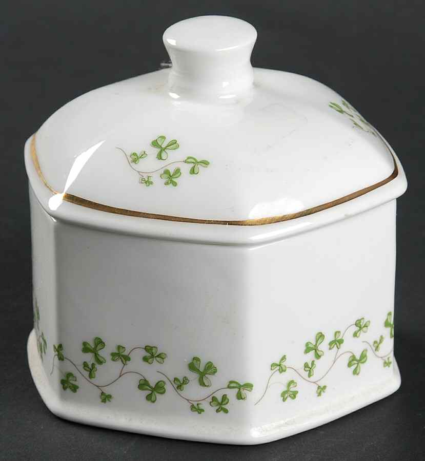 Trellis Shamrock (Ribbed, Fluted) Trinket Box & Lid by Royal Tara-1