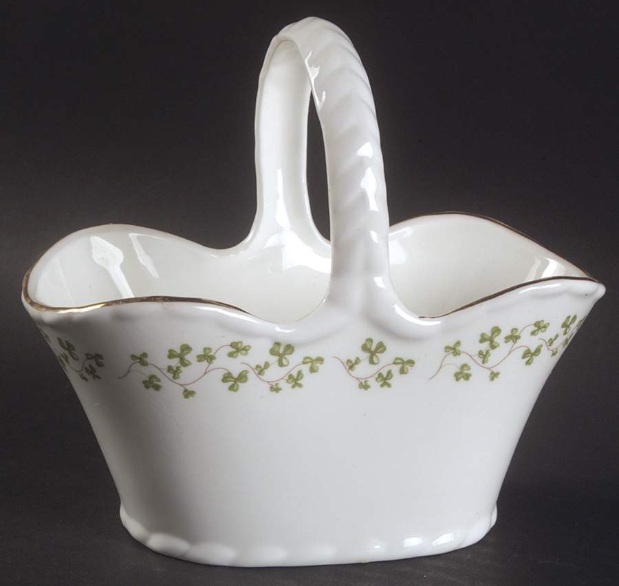 Trellis Shamrock (Ribbed, Fluted) Small Basket by Royal Tara-1