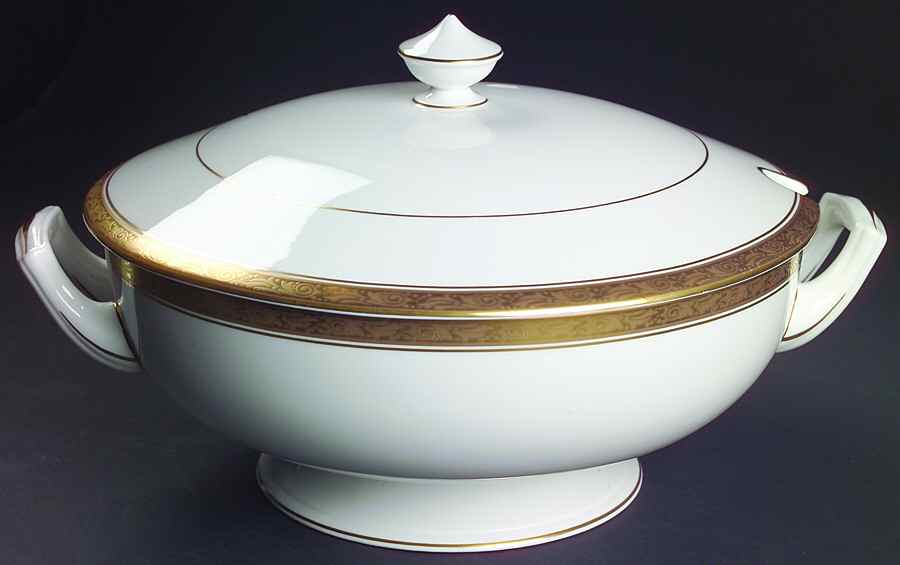 Davenham Tureen &  Lid by Royal Worcester-1