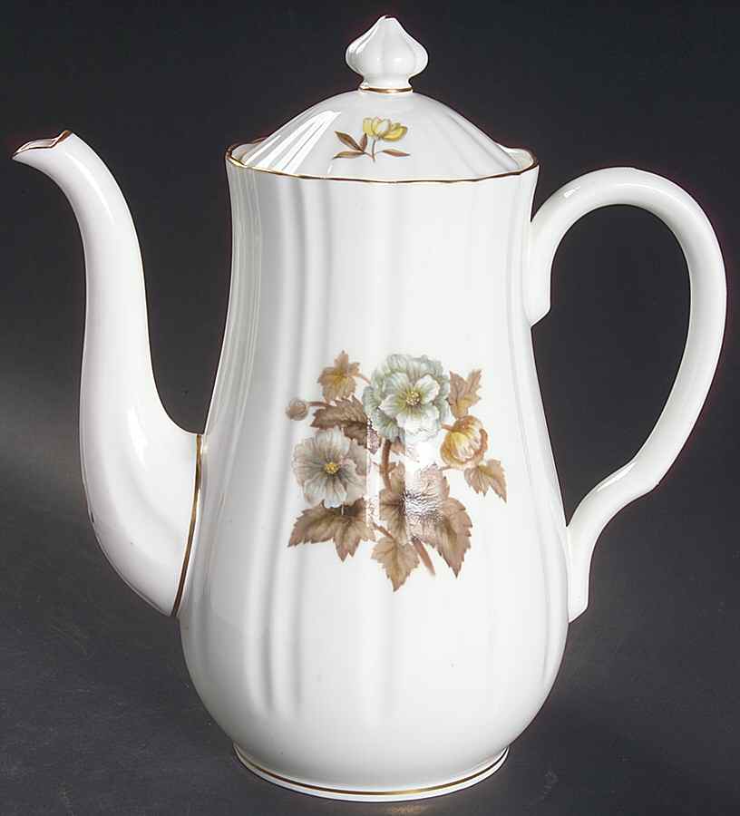 Dorchester (Scalloped, Z2637) Coffee Pot & Lid by Royal Worcester-1