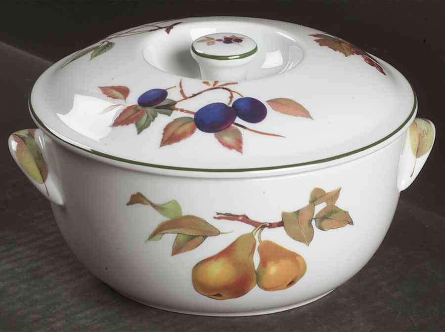 Evesham Vale 1 Pt Round Covered Casserole by Royal Worcester-1
