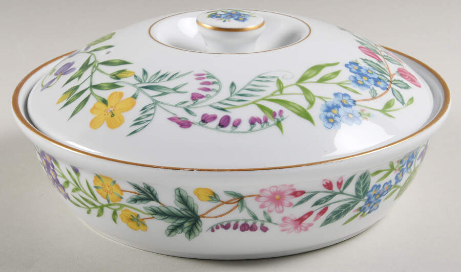 Fairfield 1 Qt Round Covered Casserole by Royal Worcester-1