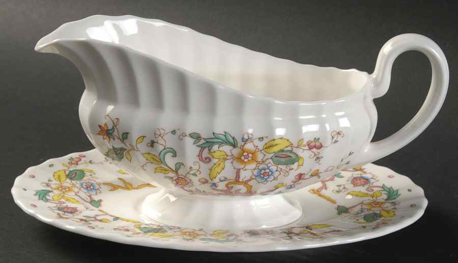 Pevensey Gravy Boat & Underplate by Royal Worcester-1
