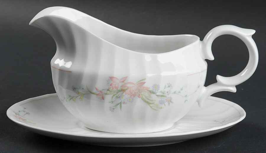 Pink Whisper Gravy Boat & Underplate by Royal Worcester-1