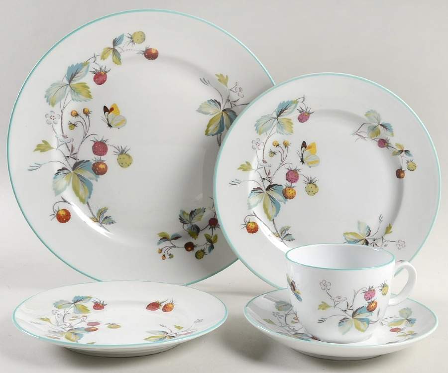 Strawberry Fair (Oven To Table, Bluetrim) 40 Piece Estate Set by Royal Worcester-1