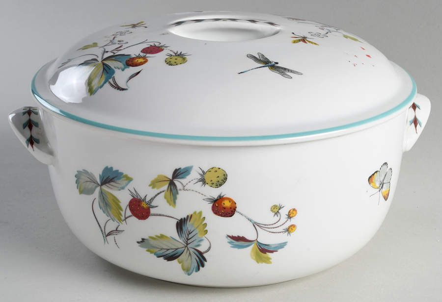 Strawberry Fair (Oven To Table, Bluetrim) 2.5 Qt Round Covered Casserole by Royal Worcester-1