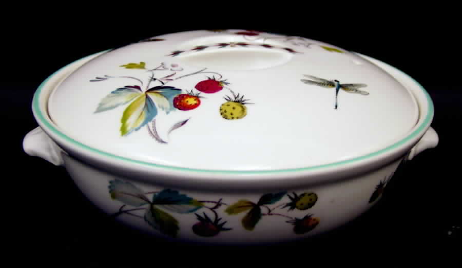 Strawberry Fair (Oven To Table, Bluetrim) 1.50 Pt Round Covered Casserole by Royal Worcester-1