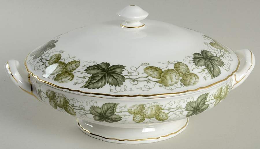 The Worcester Hop Round Covered Vegetable by Royal Worcester-1