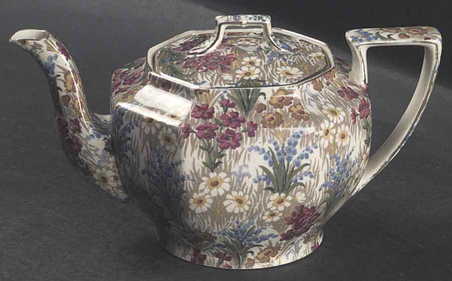 Marguerite (Gold Trim) 3 Cup Ajax Teapot & Lid by Royal Winton-1