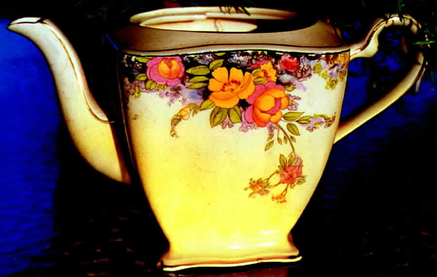 RWI13 Teapot No Lid by Royal Winton-1