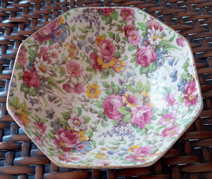 Summertime (Pre 1960, Cream Background, Gold Trim) 4" Octagonal Bon Bon No Handles by Royal Winton-1