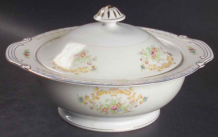 Batavia (Japan) Round Covered Vegetable by Royal York (Japan)-1