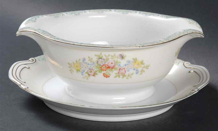 Danbury Gravy Boat with Attached Underplate by Royal York (Japan)-1