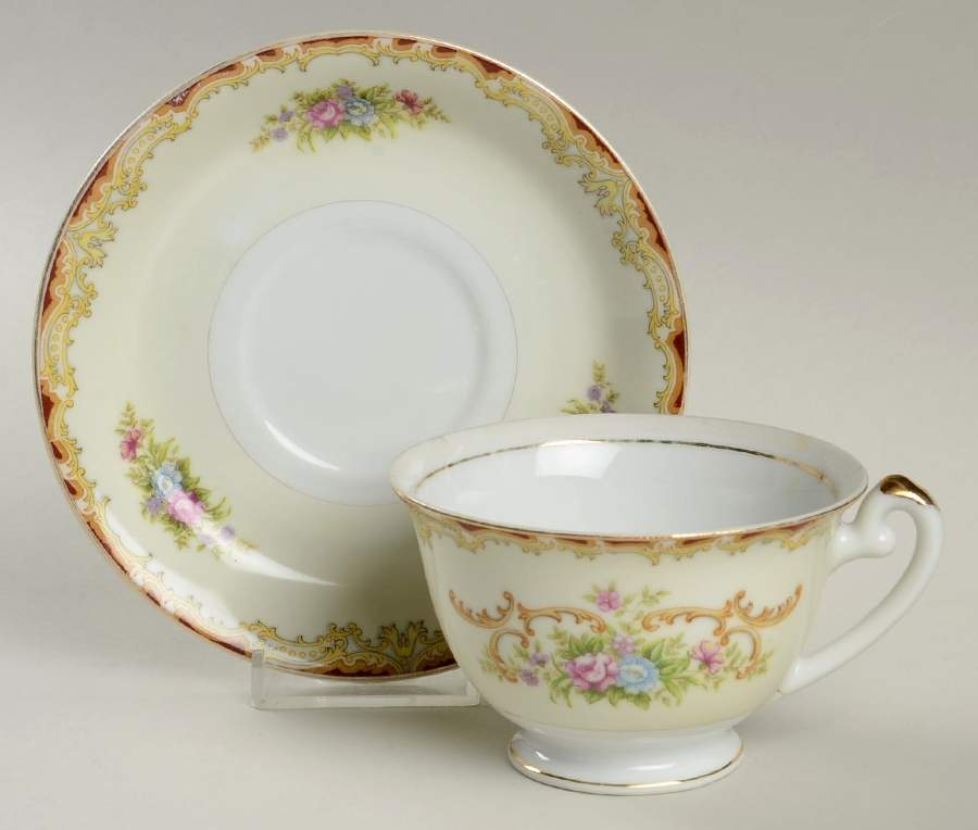 RNW4 Footed Cup & Saucer Set by Renwick (Japan)-1