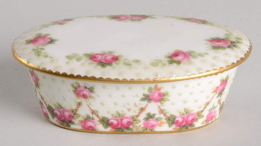 E3107 Oval Box & Lid by Royal Doulton-1