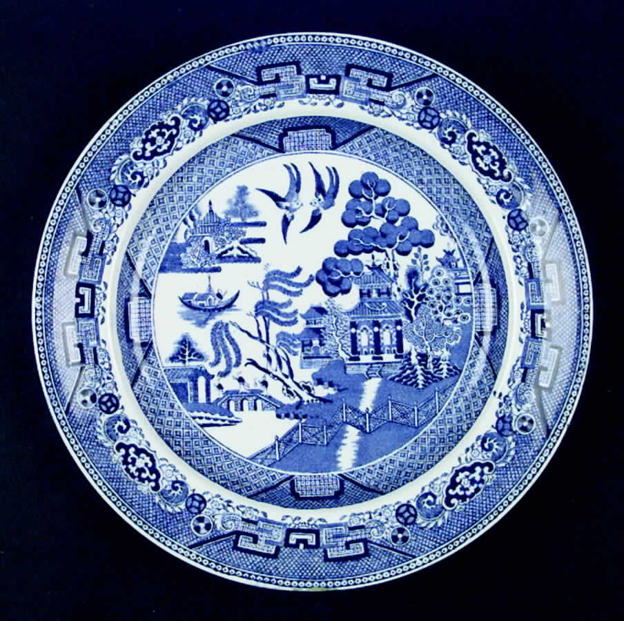 Blue Willow (White Background) Dinner Plate by Royal Cauldon-1