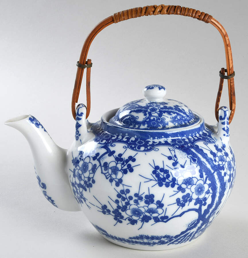 RCM2 Teapot & Lid with Removable Top Handle by Royal Cameo-1