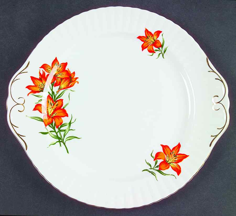 Prairie Lily (Ribbed, Gold Trim) Handled Cake Plate by Royal Windsor-1