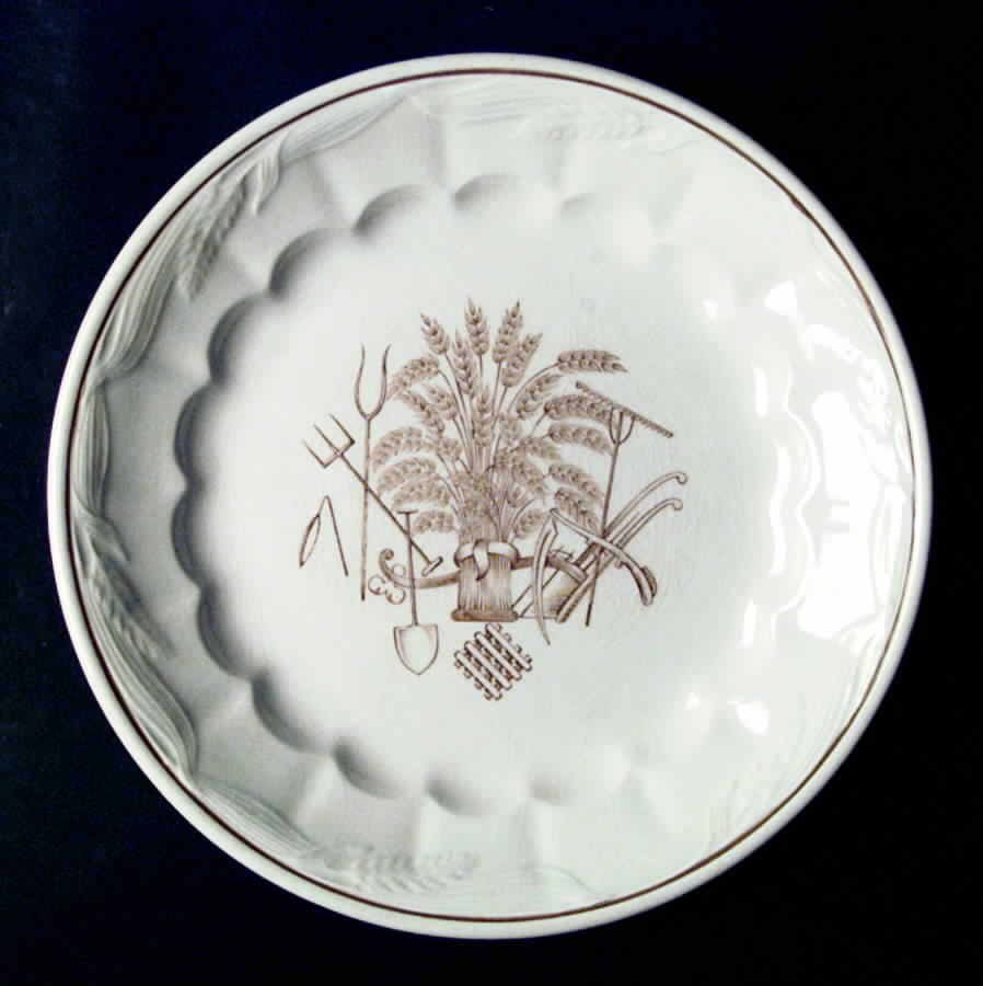 Heritage Golden Dinner Plate by Royal Staffordshire-1