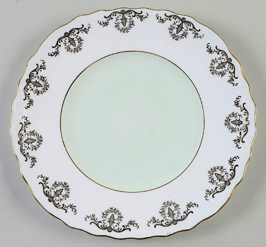 7352 Handled Cake Plate by Royal Vale-1