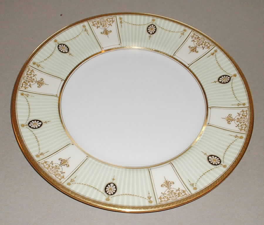 C9710 Dinner Plate by Royal Doulton-1