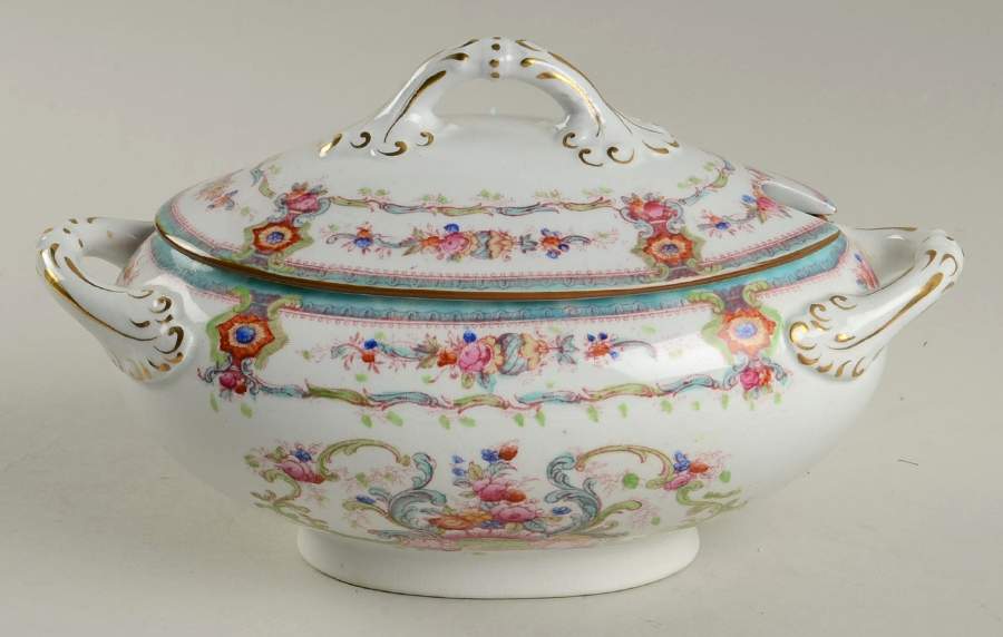 H9120 (Smooth) Sauce Boat & Lid by Royal Cauldon-1