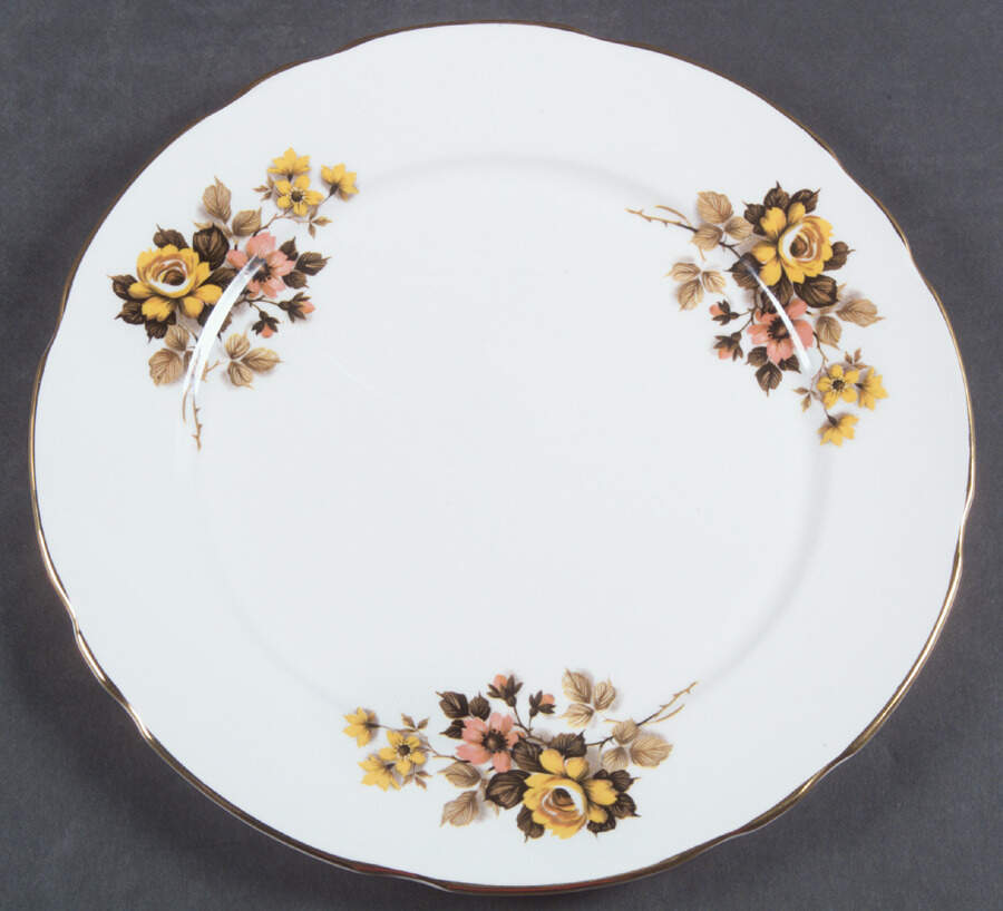 RYY6 Dinner Plate by Royal York (England)-1