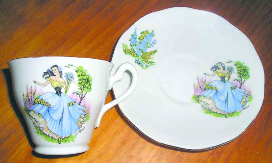 2948 Footed Cup & Saucer Set by Royal York (England)-1
