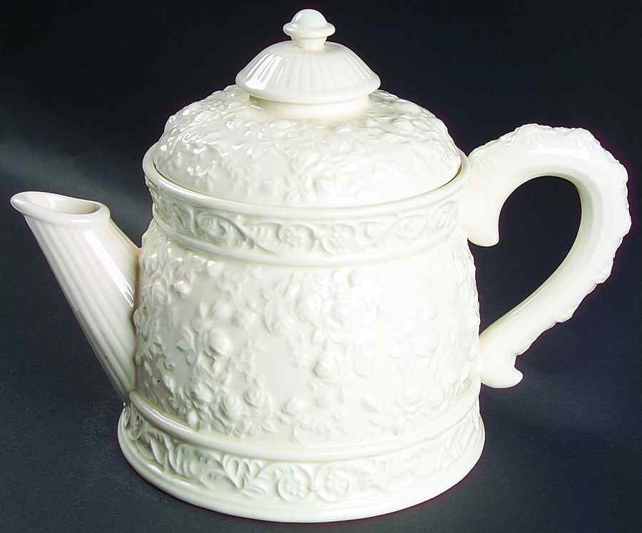 Old Country Roses (English Buffet Collection) Teapot & Lid by Royal Albert-1