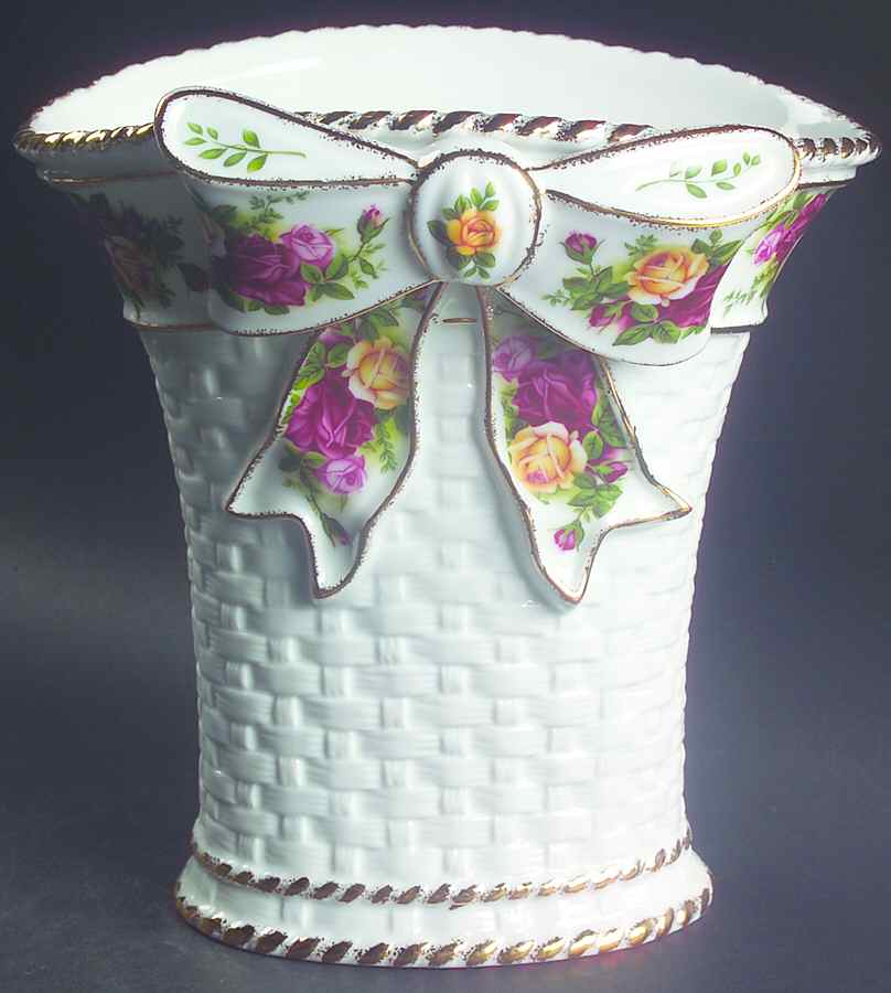 Old Country Roses 7" Vase by Royal Albert-1