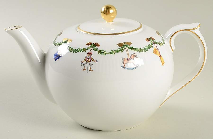 Star Fluted Teapot & Lid by Royal Copenhagen-1