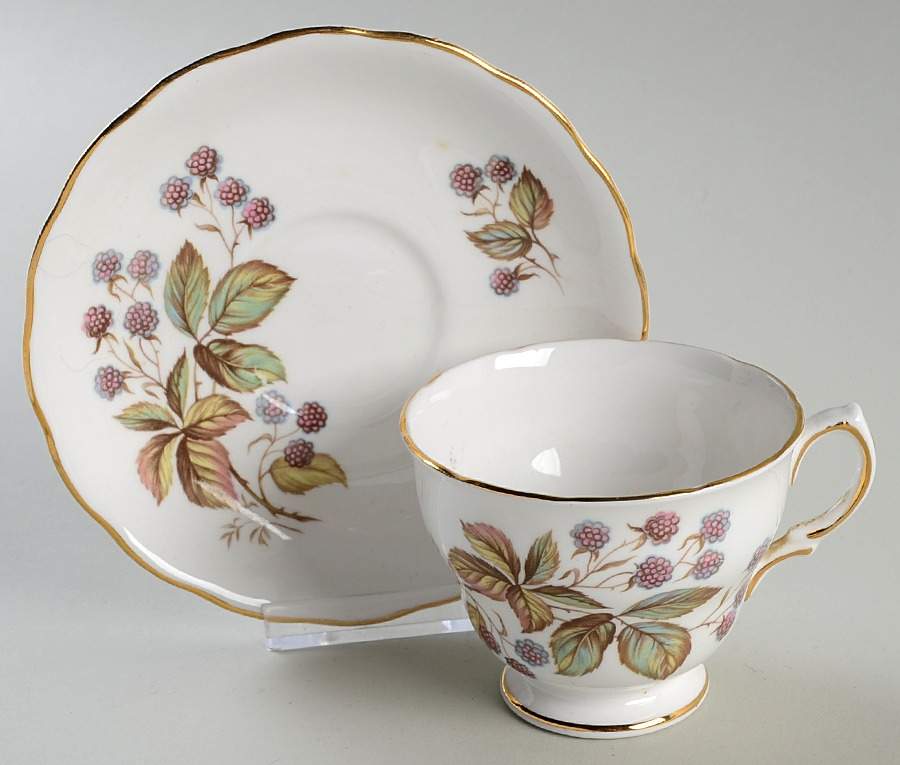 7976 Footed Cup & Saucer Set by Royal Vale-1