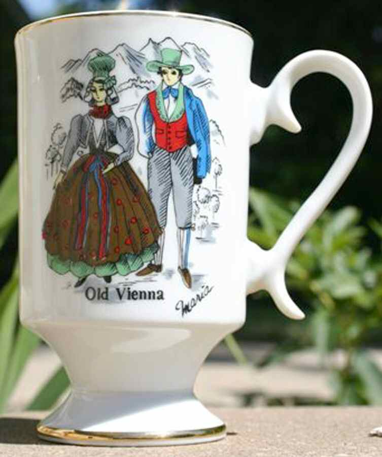 Old Vienna Mug by Royal Crown (Japan)-1