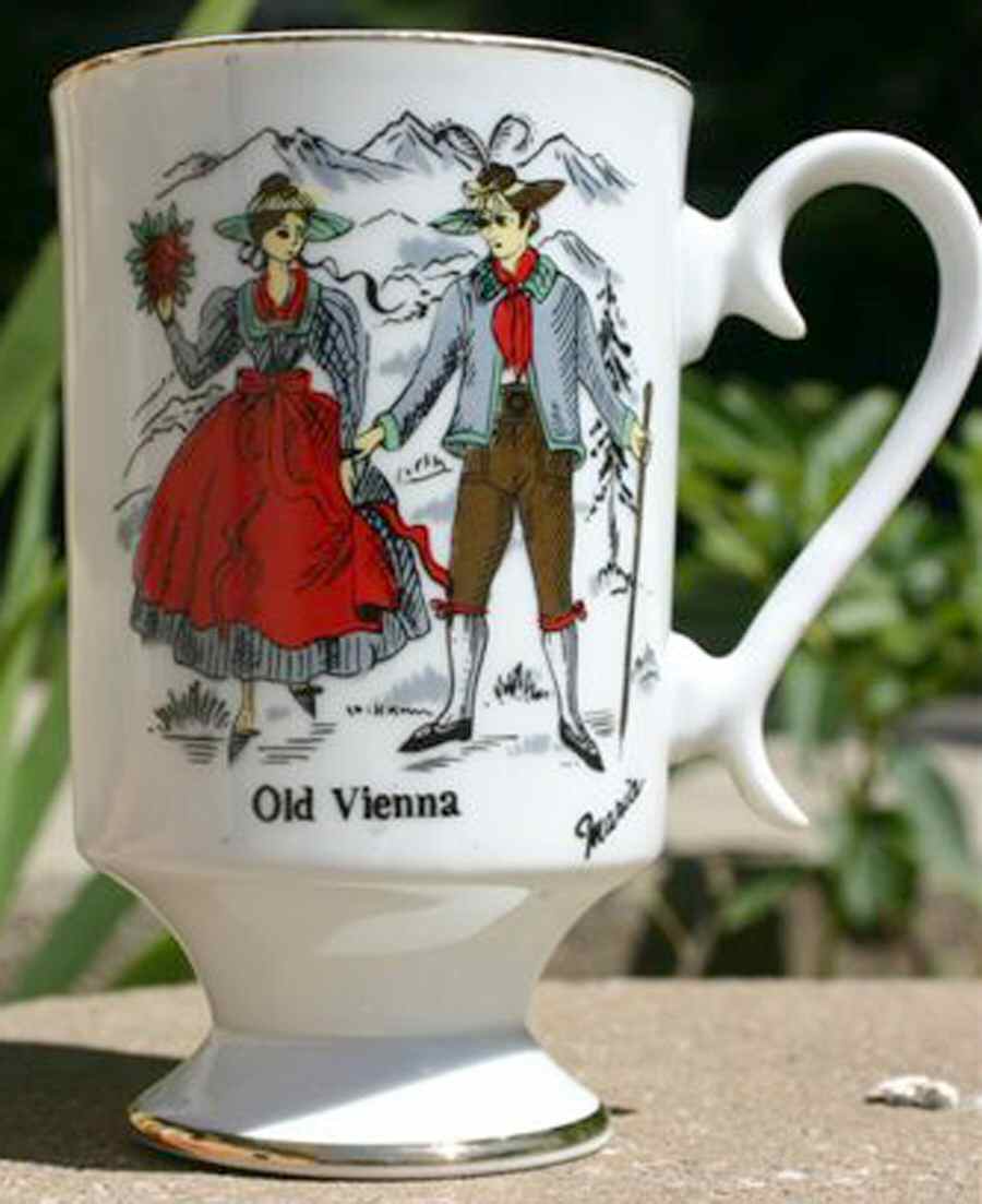 Old Vienna Mug by Royal Crown (Japan)-1