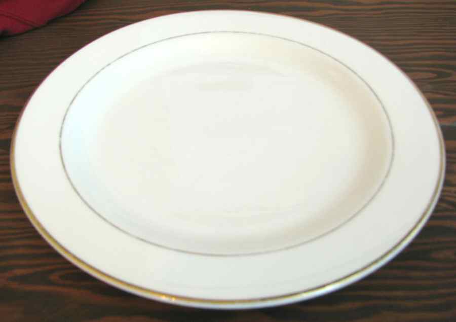 RRQ3 Dinner Plate by Royal Rideau-1