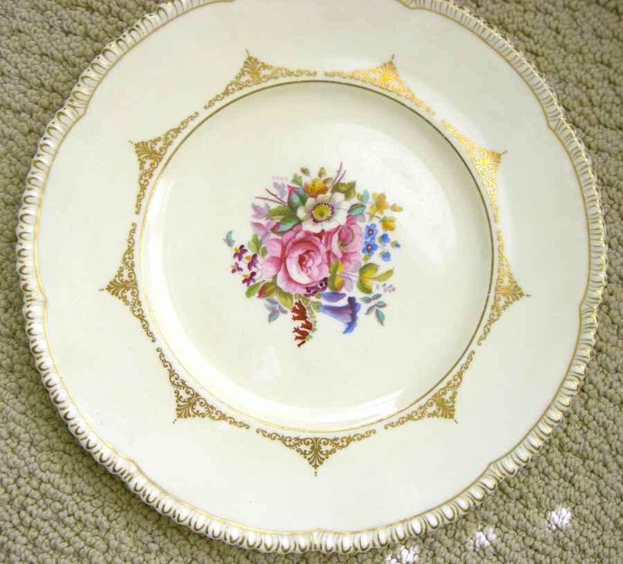 V8654 Dinner Plate by Royal Cauldon-1