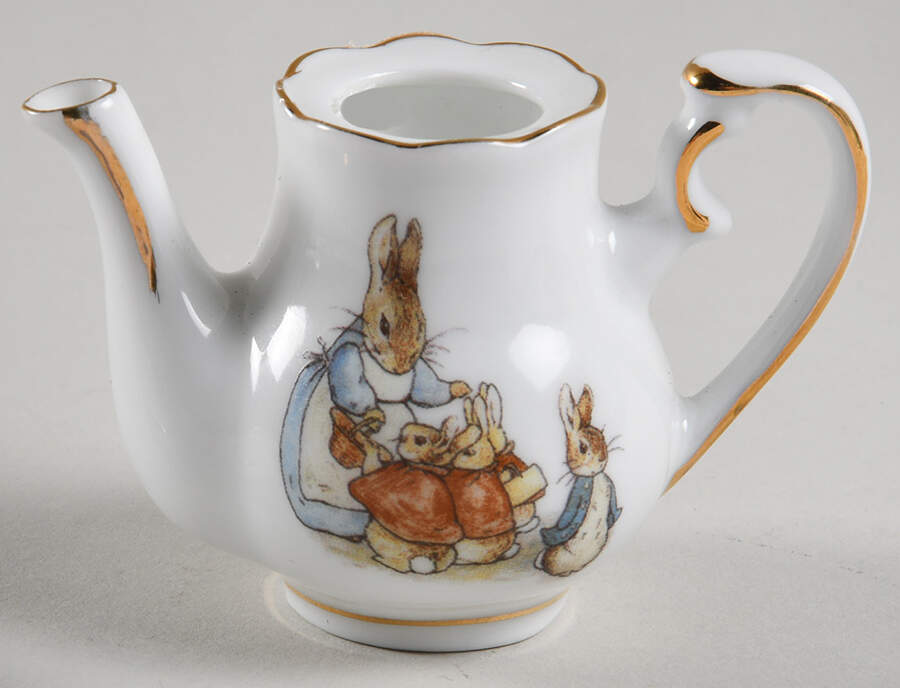 Peter Rabbit (Gold Trim) Toy Teapot No Lid by Reutter Porzellan-1