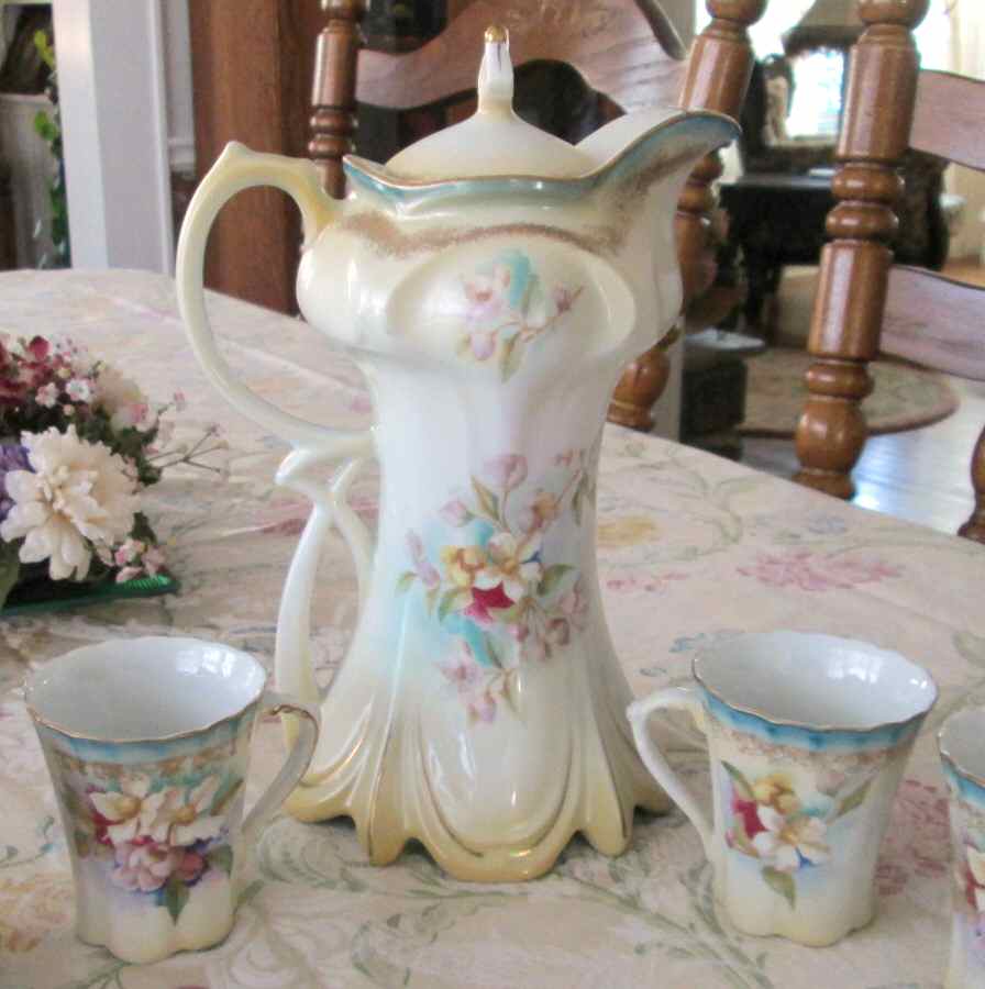 RPU52 Chocolate Pot & Lid by Rs (Not R S Prussia)-1