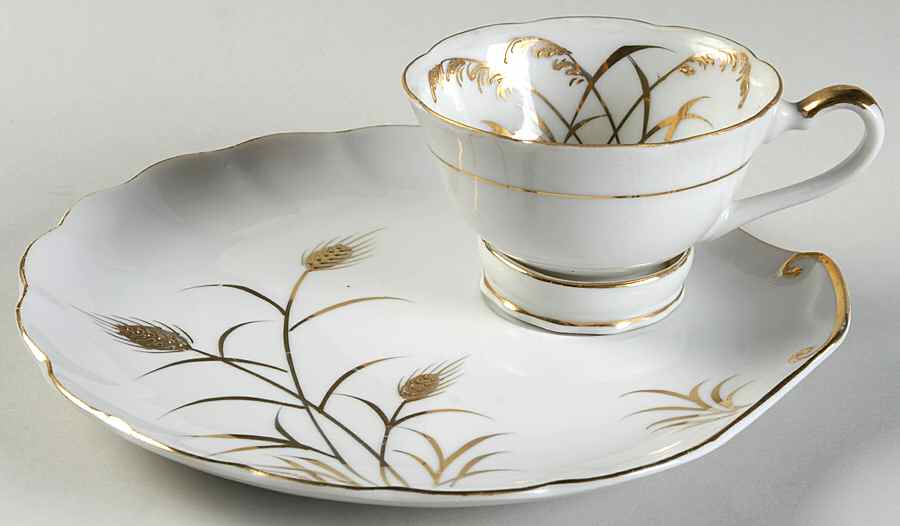 7807 Snack Plate & Cup Set by Royal Carlton-1