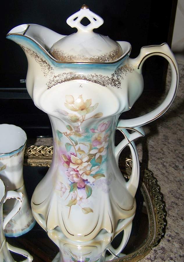 R6N2 Chocolate Pot & Lid by Rs (Not R S Prussia)-1