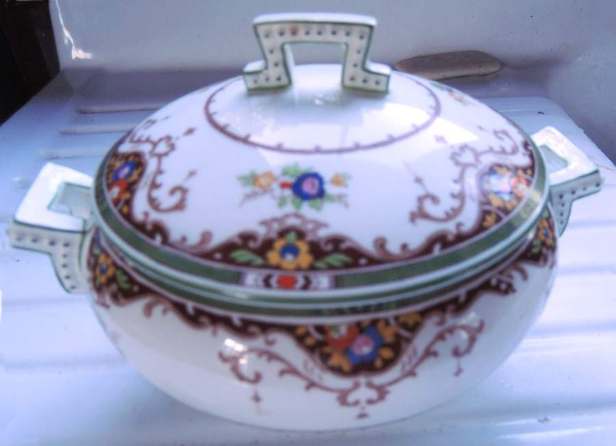 9228 Sugar Bowl & Lid by Royal Cauldon-1