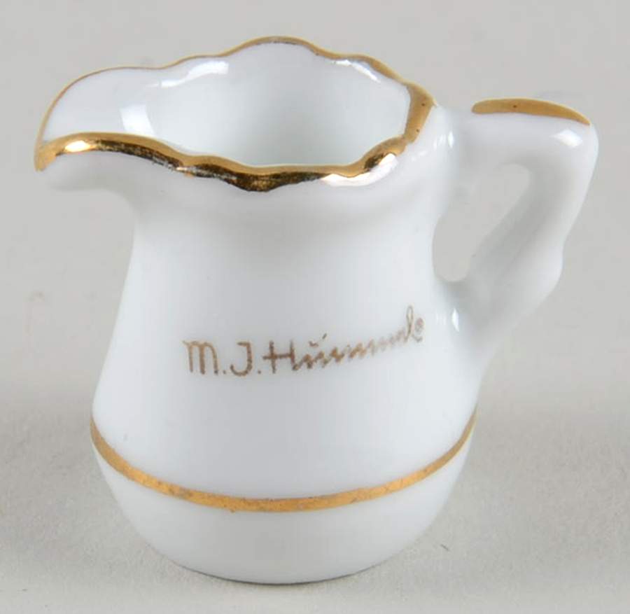 Basket of Gifts Toy Creamer by Reutter Porzellan-1