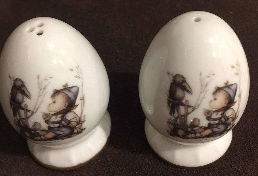 The Opinion II Salt & Pepper Set by Reutter Porzellan-1