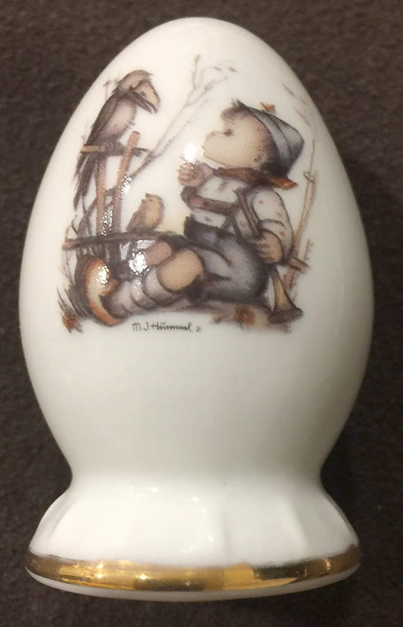 The Opinion II Salt Shaker by Reutter Porzellan-1