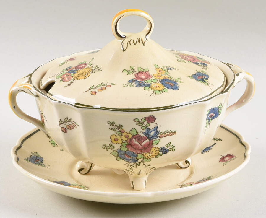 Daventry Round Gravy Boat & Lid with Underlate by Royal Doulton-1